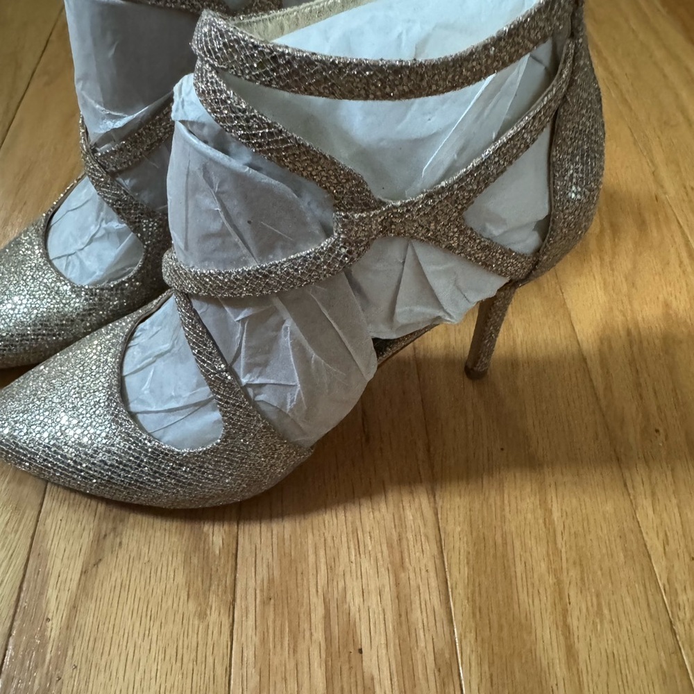 MICHAEL Michael Kors Dorothy Flex Glitter Chain-Mesh Pump. - Picture 2 of 6